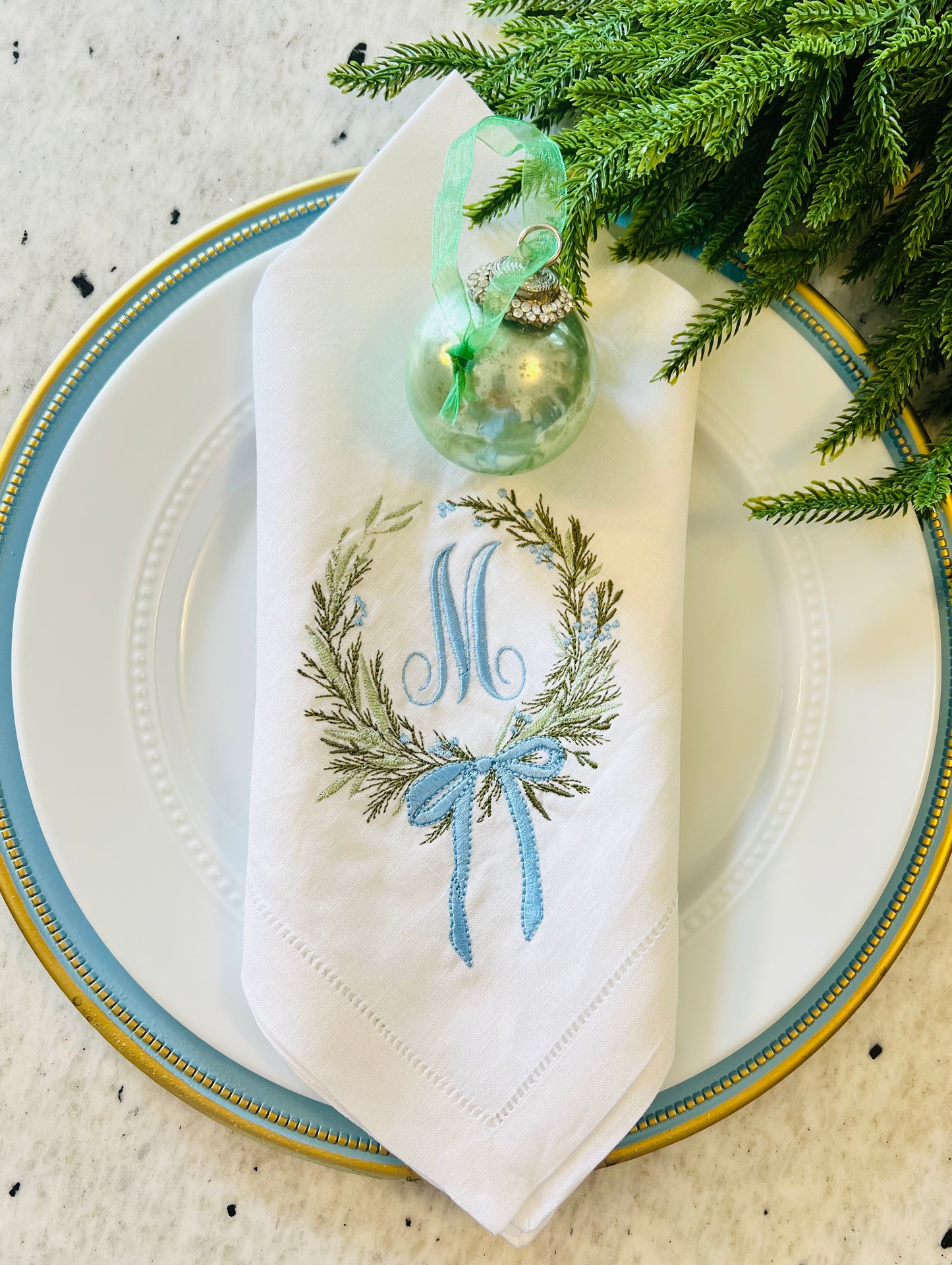 Christmas Wreath with Bow Dinner Napkin