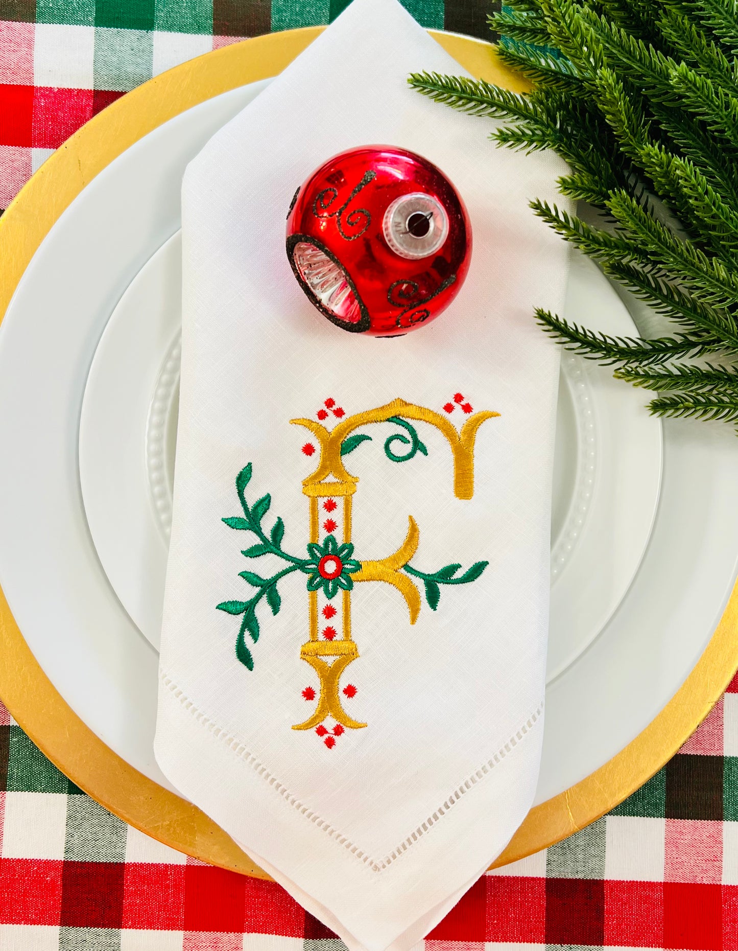 Regal Daisy Monogram Dinner Napkin